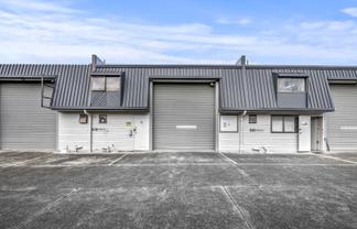 Functional 94sqm warehouse – available now