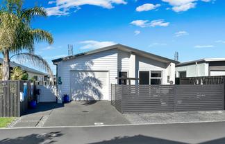 37 Saint Pauls Drive, Brookfield