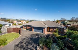 15 Stagg Place, Brightwater
