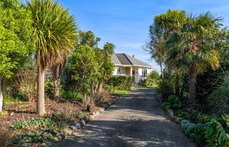 7091 South Road, Warea