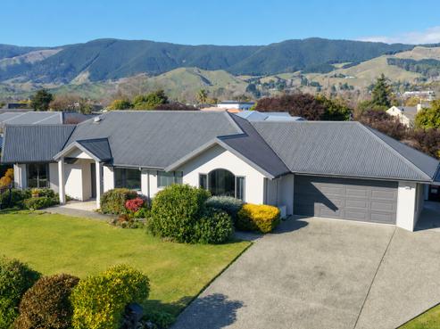 2 Strawberry Grove, Richmond