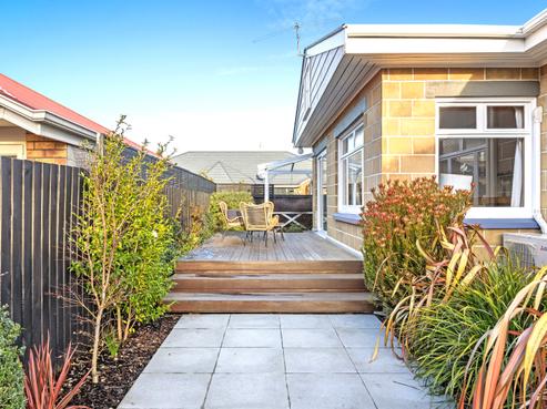 8 Ashmore Lane, Strowan
