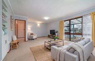 21 Sandstrom Grove, Feilding