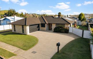 19 Okoroire Street, Tirau