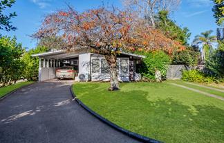64 Beach Road, Pahurehure