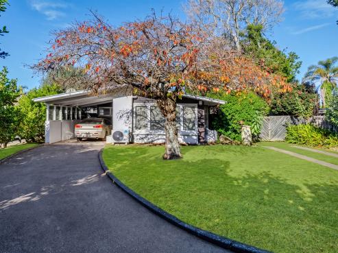 64 Beach Road, Pahurehure