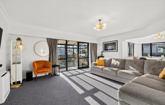 1/5 Alyson Place, Stoke