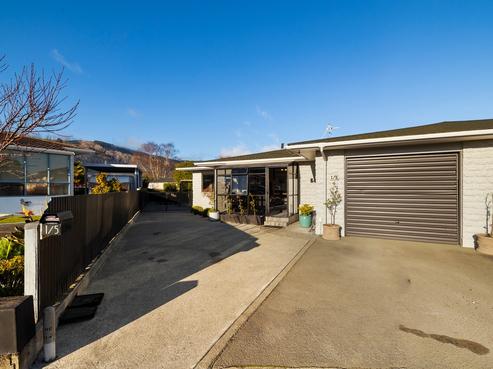 1/5 Alyson Place, Stoke