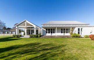 27 Neeve Road, Taradale
