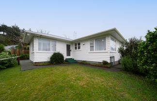 128 Helston Road, Paparangi