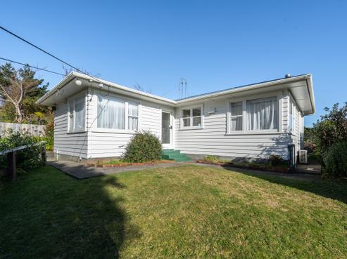 128 Helston Road, Paparangi