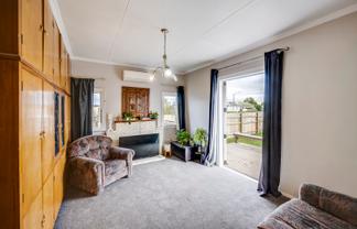 310 Park Road South, Akina