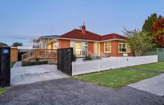14 Tainui Terrace, Mangere Bridge
