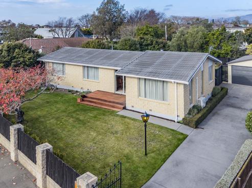 56 Lakewood Drive, Burwood