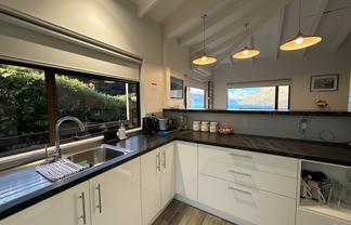15B Cameron Place, Fernhill/Sunshine Bay