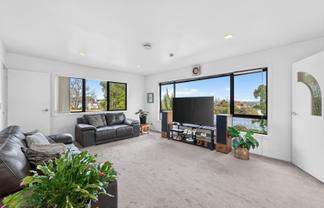 2/51 Merani Street, Belmont