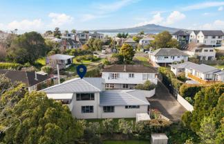 2/51 Merani Street, Belmont