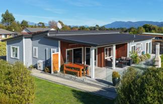2 Ruataniwha Drive, Collingwood