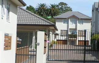 15/57 Gladstone Road, Northcote