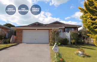 18 Pinewood Grove, Botany Downs