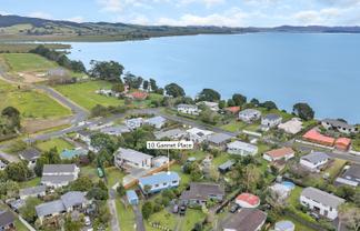 10 Gannet Place, One Tree Point