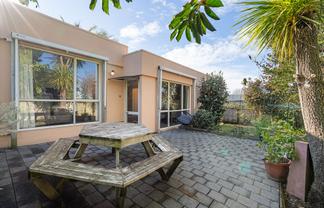 33b Robins Road, Judea