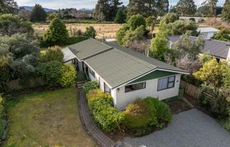 33 View Street, Manapouri
