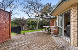 6 Araminta Place, Beachlands