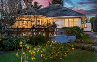 9 Devon Street, Te Atatu South