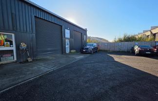 Functional Workshop Space with SH2 Exposure