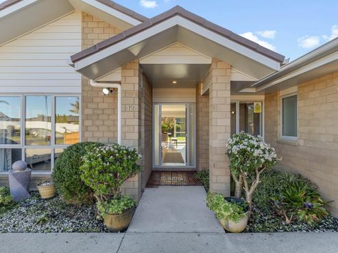 12 Sylvester Crescent, Flagstaff
