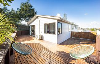 1/23 Stottholm Road, Titirangi