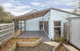 10 Aitken Place, Mornington