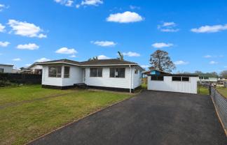 12 Desmond Place, Otara