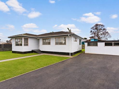 12 Desmond Place, Otara