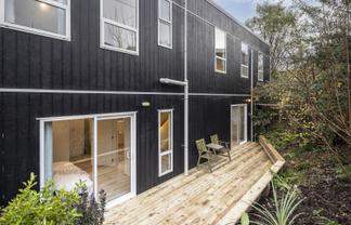 8 Aitken Place, Mornington