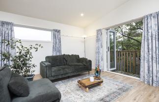 8 Aitken Place, Mornington