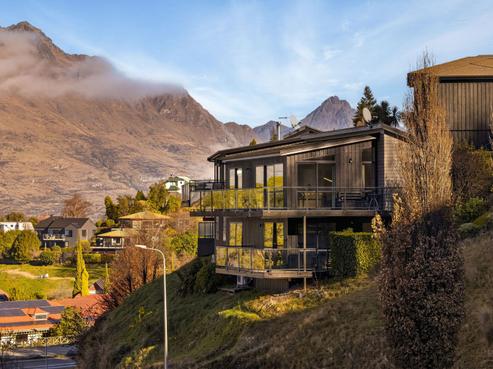 2 Quartz Rise, Queenstown Central