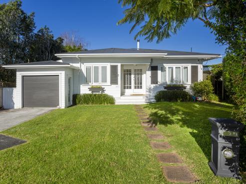 313 Royal Road, Massey