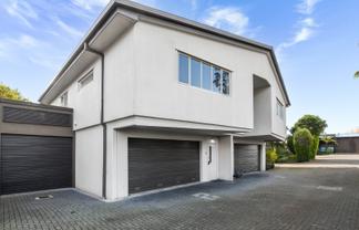 2/15 Tarawera Road, Lynmore