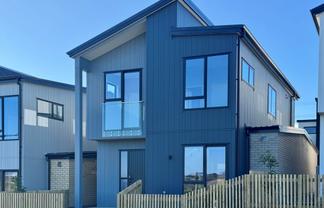 8,10,12,13 Wira Lane, Silverdale