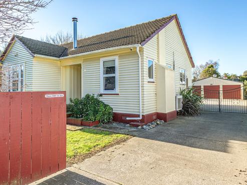 105 Anzac Parade, Whanganui East