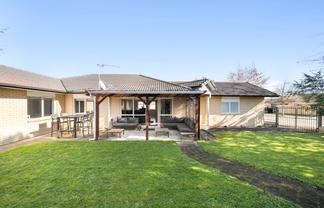 35 Carisbrook Crescent, Papakura