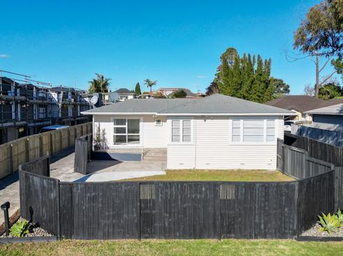 64A Mclean Avenue, Papatoetoe