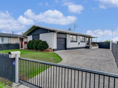 8 Margaret Place, Deanwell