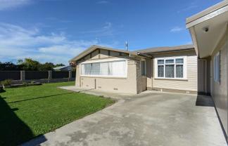201 Willowpark Road South, Hastings