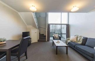 e/18 Charlemont, Hamilton Central