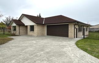 27 Carrington Drive, Carterton