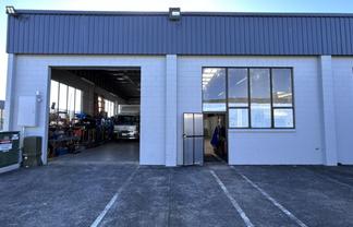 Well Presented Corner Unit Available