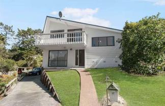 69 Easton Park Parade, Glenfield